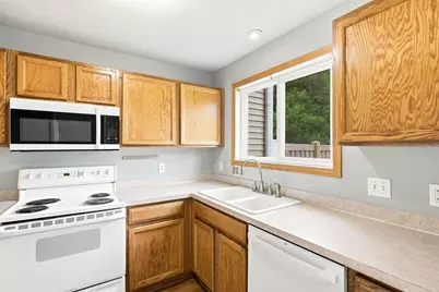2875 Arboretum Village Trail, Chanhassen, MN 55331 - Photo 12