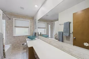 2640 Noble Ave N, Golden Valley, MN 55422 - Photo 18