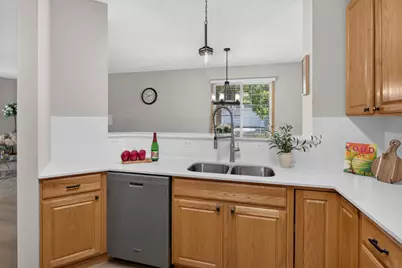 17195 49th Avenue N #E, Plymouth, MN 55446 - Photo 6