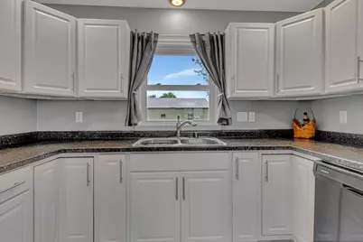 613 E Elm Avenue, Olivia, MN 56277 - Photo 8