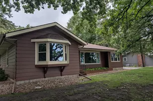 2113 Country Club Dr NE, Willmar, MN 56201 - Photo 8