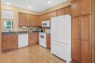 15118 Dutchman Way, Apple Valley, MN 55124 - Photo 4