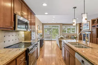 519 Willoughby Way W, Minnetonka, MN 55305 - Photo 10