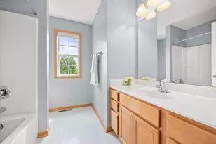 1246 Chateau Ave, Maplewood, MN 55109 - Photo 18