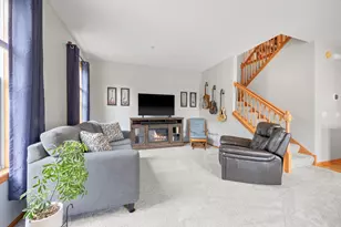 1246 Chateau Ave, Maplewood, MN 55109 - Photo 4