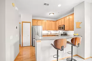 1246 Chateau Ave, Maplewood, MN 55109 - Photo 8