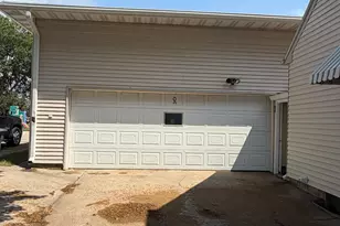 221 E Fletcher St, Luverne, MN 56156 - Photo 2