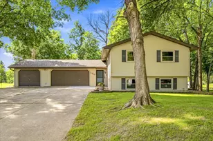 100 Shadywood Ln, Delano, MN 55328 - Photo 2