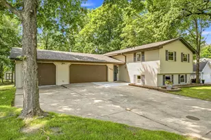 100 Shadywood Ln, Delano, MN 55328 - Photo 1