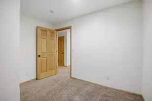1600 26th St SW, Austin, MN 55912 - Photo 32