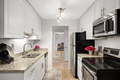 1901 Emerson Avenue S #104, Minneapolis, MN 55403 - Photo 16
