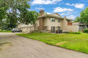 11913 70th Pl N, Maple Grove, MN 55369 - Photo 2