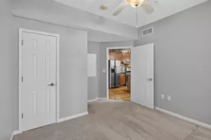 270 4th St E, Saint Paul, MN 55101 - Photo 16