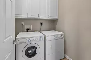 270 4th St E, Saint Paul, MN 55101 - Photo 18