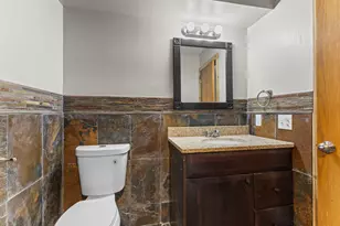 8460 Westbend Rd, Golden Valley, MN 55427 - Photo 10