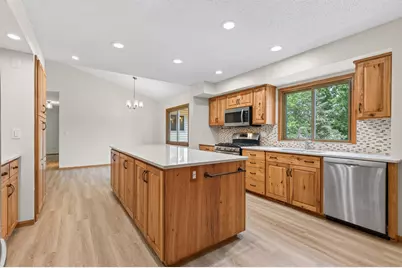 7910 W Park Hills Drive, Bloomington, MN 55438 - Photo 12