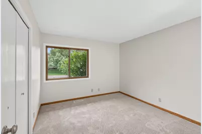 7910 W Park Hills Drive, Bloomington, MN 55438 - Photo 28