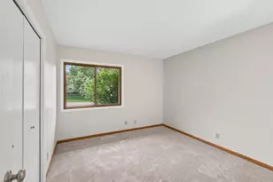 7910 W Park Hills Dr, Bloomington, MN 55438 - Photo 28