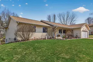 7910 W Park Hills Dr, Bloomington, MN 55438 - Photo 2