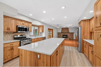 7910 W Park Hills Drive, Bloomington, MN 55438 - Photo 8