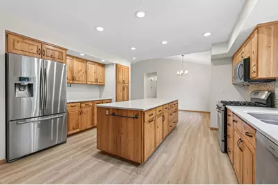 7910 W Park Hills Drive, Bloomington, MN 55438 - Photo 14