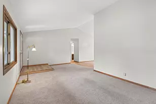 7910 W Park Hills Dr, Bloomington, MN 55438 - Photo 16