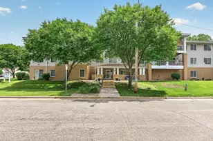 1600 Arundel St, Saint Paul, MN 55117 - Photo 2