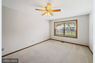 1522 4th Avenue E, Shakopee, MN 55379 - Photo 8