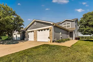 619 Pointe Ct SW, Rochester, MN 55902 - Photo 2