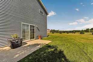 619 Pointe Ct SW, Rochester, MN 55902 - Photo 4