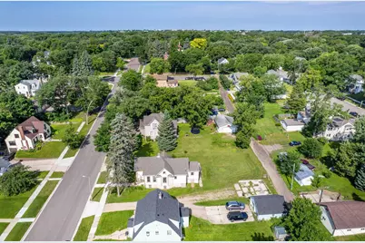 528 W Summit Avenue, Fergus Falls, MN 56537 - Photo 26