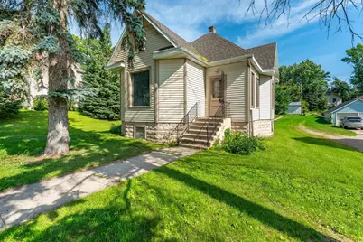 528 W Summit Avenue, Fergus Falls, MN 56537 - Photo 1
