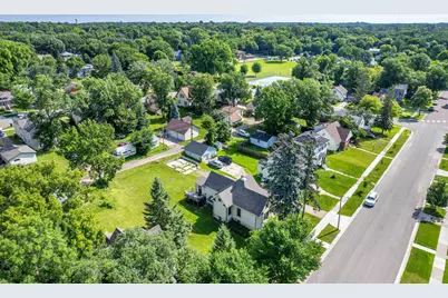 528 W Summit Avenue, Fergus Falls, MN 56537 - Photo 24