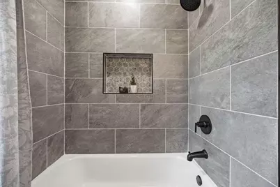 445 Lark Avenue E, Maplewood, MN 55117 - Photo 14