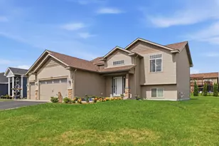 1729 Prairie View Ln NE, Sauk Rapids, MN 56379 - Photo 2
