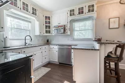 208 N Broadway, Fergus Falls, MN 56537 - Photo 10