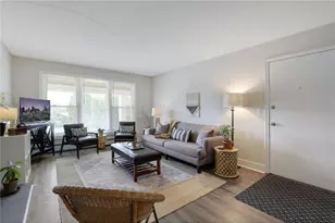 4000 Mavelle Dr, Edina, MN 55435 - Photo 4