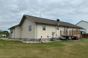 703 7th St W, Ada, MN 56510 - Photo 6