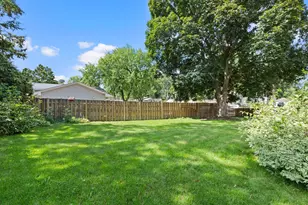 6836 Ewing Ave N, Brooklyn Center, MN 55429 - Photo 10