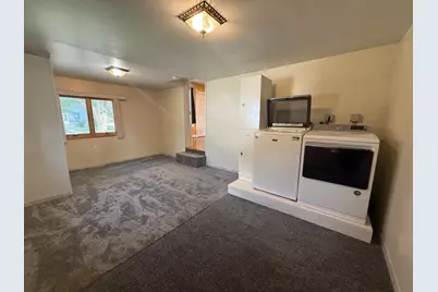 400 Walnut Street SW, Sleepy Eye, MN 56085 - Photo 28