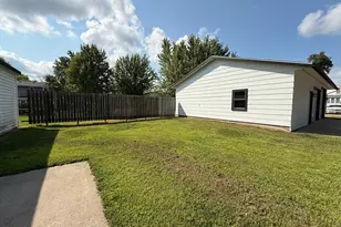 400 Walnut St SW, Sleepy Eye, MN 56085 - Photo 8