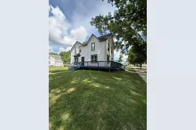 400 Walnut Street SW, Sleepy Eye, MN 56085 - Photo 1