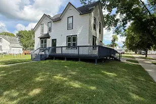 400 Walnut St SW, Sleepy Eye, MN 56085 - Photo 1