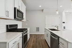 4860 Avery Ct, Eagan, MN 55123 - Photo 10