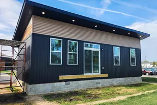 801 17th Ave N, Fargo, ND 58102 - Photo 2