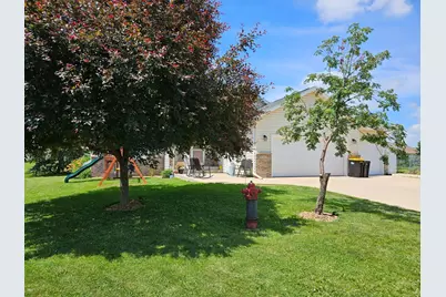 712 Mlinar Avenue, Spring Valley, MN 55975 - Photo 2