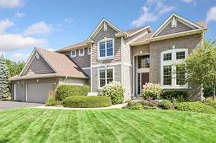 7569 Ridgeview Point, Chanhassen, MN 55317 - Photo 2