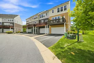 537 Satori Wy, Chaska, MN 55318 - Photo 24