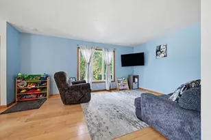 4920 Grenwich Trail N, Oakdale, MN 55128 - Photo 4