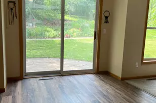 8218 Lori Ln, Woodbury, MN 55125 - Photo 12